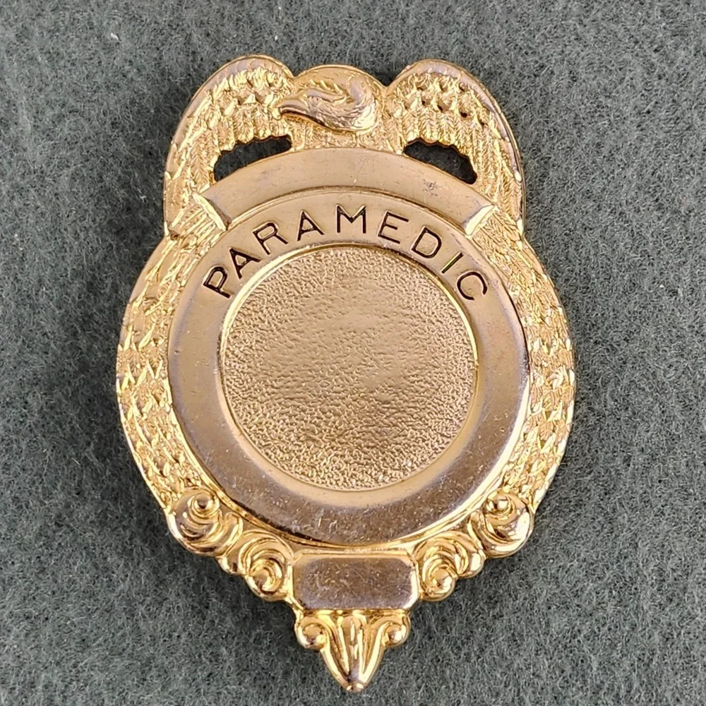 Vintage‎ Obsolete OG PARAMEDIC Eagle Hat CREST PIN